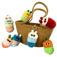 Nouveau style, adorable peluche de chenille de dessin animé, porte-clés, pendentif de sac, clé de voiture créative, petit cadeau, emballé individuellement en Chine