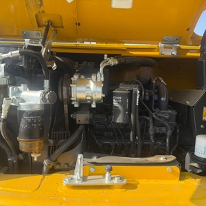 Mini-excavatrice Komatsu PC70 d'occasion à bas prix, 7 tonnes, hydraulique, sur chenilles, avec moteur et boîte de vitesses en bon état, provenance Japon - Product Image 5