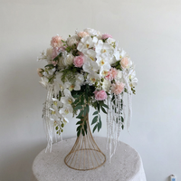 Boule de fleurs artificielles décoratives de haute qualité 2026, toucher réel, rose clair, centre de table pour événements de mariage.