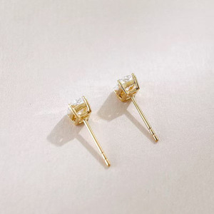 Boucles <span class=keywords><strong>d</strong></span>'oreilles minimalistes de luxe léger en or jaune 18 carats avec diamants de laboratoire taille Asscher en forme de cube de sucre, style français, et clous <span class=keywords><strong>d</strong></span>'oreilles en diamant - Product Image 2