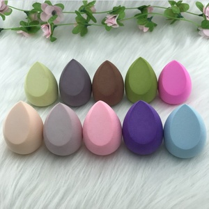 Juego de Esponjas de Maquillaje de Microfibra de Terciopelo Sin Látex - Borlas de Polvo Coloridas Lavables Vegetarianas - Product Image 1