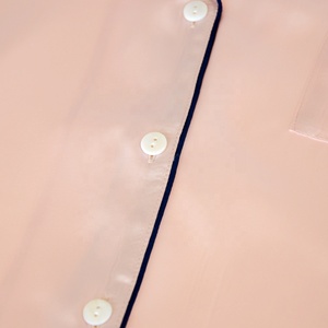 <span class=keywords><strong>Camicia</strong></span> <span class=keywords><strong>da</strong></span> <span class=keywords><strong>Notte</strong></span> <span class=keywords><strong>da</strong></span> Donna Traspirante di Lusso in Seta di Gelso 100% 19 Momme <span class=keywords><strong>con</strong></span> Colletto e <span class=keywords><strong>Bottoni</strong></span> Frontali, Comoda per Dormire - Product Image 5