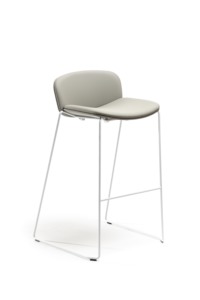 Tabouret empilable Libera 760 mm entièrement rembourré, design moderne et minimaliste, dossier solide, assise en tissu doux, base en bois blanc, base en traîne de renne - Product Image 2