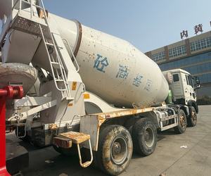 Camions mélangeurs à béton HOWO d'occasion, année 2021, 12m3, 6*4 - Product Image 6