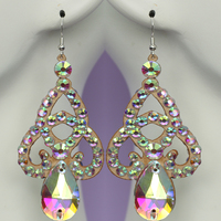 Boucles d'oreilles pendantes lustre en diamant en cristal brillant creux à la mode très légères pour les femmes pour les soirées dansantes et les spectacles