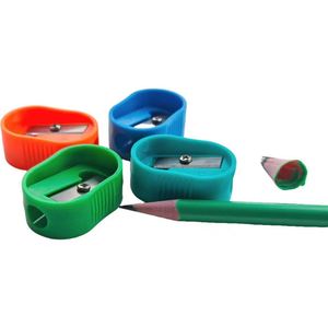 Taille-crayon manuel en plastique coloré multifonction de haute qualité avec couvercle pour l'école et le bureau, tailles standard - Product Image 4