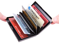 Dompet Kartu Kredit Minimalis Tipis Serat Karbon dengan Penutup Kancing Khusus dan Pelindung RFID