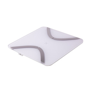 Báscula de Grasa Corporal con Pantalla LED Oculta Totalmente Cerrada, Báscula Inteligente con Bluetooth, Recargable por USB, con Personalización Disponible - Product Image 4