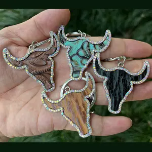 Batı tarzı Vintage kabartmalı inek derisi hakiki deri anahtarlık Cowgirl çanta kolye için Rhinestone Bull başkanı anahtarlık