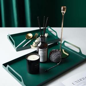 Plateau rectangulaire vert foncé minimaliste scandinave pour la décoration du salon et l'exposition d'un service à thé, couleur unie, en fer forgé - Product Image 4