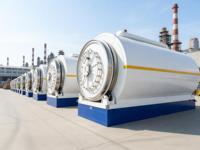 Usine de pyrolyse écologique avancée : machine de craquage pour la conversion efficace en lots de pneus et de plastiques en énergie