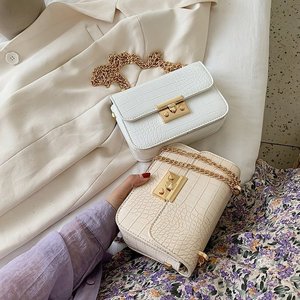 Yiwu Factory 2023 nuove collezioni borse da donna <span class=keywords><strong>con</strong></span> stampa in pietra Ins borse moda donna di vendita calda <span class=keywords><strong>con</strong></span> <span class=keywords><strong>borchie</strong></span> e multi tasche - Product Image 3