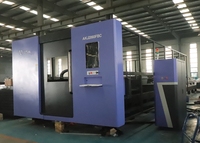 Machine de découpe laser à fibre CNC 2560 entièrement fermée avec double table d'échange 2000x6000mm pour découpe laser de métaux, acier au carbone et aluminium CNC