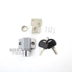 Verrou de sécurité pour <span class=keywords><strong>fenêtre</strong></span> coulissante en alliage de zinc de haute qualité avec clés, protection pour bébé et enfant, installation facile - Product Image 6