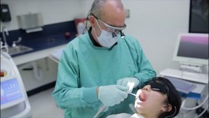 Máquina Láser Diodo Dental Portátil de 980nm para Blanqueamiento Dental con Láser de Tejido Blando - Product Image 3