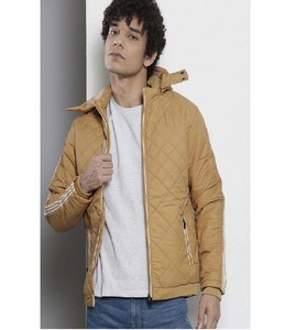 Veste d'hiver avancée pour hommes avec une isolation supérieure et un confort quotidien, adaptée aux conditions météorologiques froides en extérieur - Product Image 1