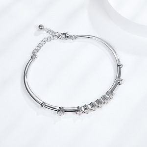 Bracelet en argent sterling avec moissanite, tendance et élégant, pour femme, idéal comme cadeau - Product Image 3