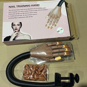 Modèle d'entraînement professionnel réglable en plastique pour la pratique du nail art, main solide avec faux ongles pour la formation en <span class=keywords><strong>manucure</strong></span>, fournitures pour ongles - Product Image 6