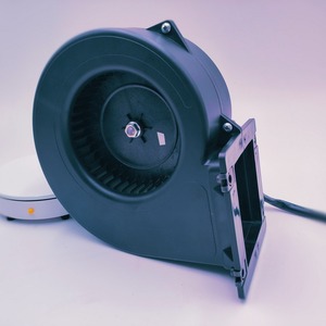 พัดลมแบบแรงเหวี่ยงโค้งไปข้างหน้า FJ-140 แรงดันปานกลาง 500 CFM ผลิตจากพลาสติก PP สำหรับเครื่องแลกเปลี่ยนความร้อน การกรองอากาศบริสุทธิ์ และการระบายอากาศ - Product Image 1
