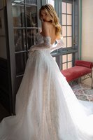 Robe de mariée MHL762 avec encolure drapée, fermeture éclair au dos, manches perlées et taille basque en dentelle