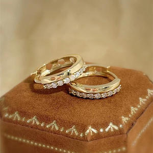 Boucles d'oreilles en or E2947 pour femmes, classiques, rondes, taille brillant, couleur G, diamants naturels, à porter au quotidien, plaquées or - Product Image 5