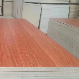 Madera contrachapada de melamina <span class=keywords><strong>comercial</strong></span> de 8 pies x 4 pies, 18mm, Cara de película PET, madera contrachapada laminada brillante UV - Product Image 4