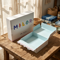 Boîte d'expédition postale en carton ondulé avec impression de logo personnalisé, fermeture auto-adhésive