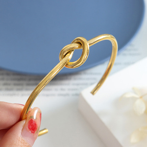 Brazalete Vintage de 18K con nudo chapado en oro PVD, pulsera de acero inoxidable, corazón abierto, joyería para mujer - Product Image 5