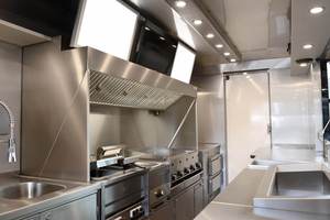 Food Truck Rétro Moderne en Acier Inoxydable, Tôle Galvanisée, Aluminium et Fibre de Verre pour la Restauration Rapide en Extérieur - Product Image 5
