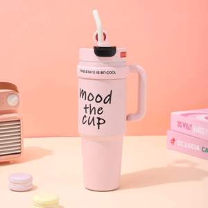 Bouteille d'eau personnalisée en acier inoxydable, <span class=keywords><strong>thermos</strong></span> isotherme OEM en acier inoxydable, vente en gros, tasse à café avec poignée - Product Image 1