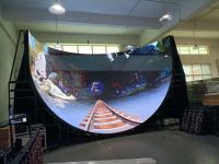 Mur vidéo LED flexible en couleur pleine, écran LED souple incurvé pour cinéma, montagnes russes immersives