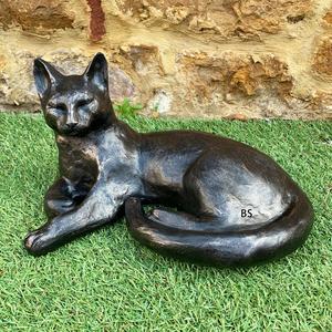 Estatua de jardín de bronce de gato de pie de tamaño real al aire libre en la hierba - Product Image 6