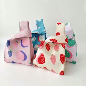 Bolso de Mano Pequeño y Bonito con Nudo, Bolso Tejido Estético, Bolso de Ganchillo para Mujer - Product Image 2