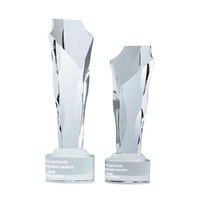 Trophée en cristal facetté en forme de flamme avec base ronde