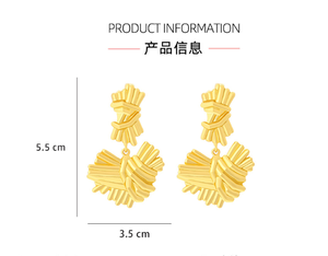 Pendientes de Fiesta con Forma de Corazón Tridimensional Geométrico Exagerado, Lisos y Huecos, de Acero Inoxidable con Baño de Oro de 14K - Product Image 5