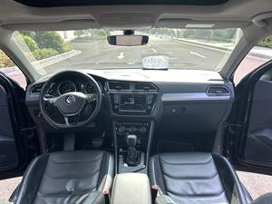 Volkswagen <span class=keywords><strong>Tiguan</strong></span> L 330TSI automatique, édition confort, SUV panoramique avec sièges en cuir, spacieux, d'<span class=keywords><strong>occasion</strong></span>, <span class=keywords><strong>2019</strong></span>-2024 - Product Image 4