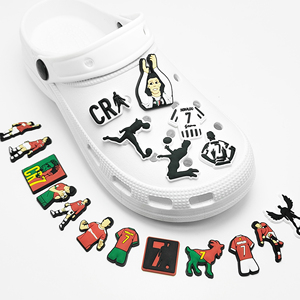 Breloques Sabots de Fan de Football Sportif Étoile de Football Cristiano Ronaldo Équipe de Football Breloques de Chaussure PVC Vente en Gros Breloques Sabots d'Équipe Sportive - Product Image 2