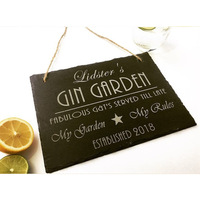 Plaques de porte de maison en pierre d'ardoise suspendues à motif de nature morte noire personnalisée Style de conception minimaliste avec format de corde pour une utilisation en extérieur