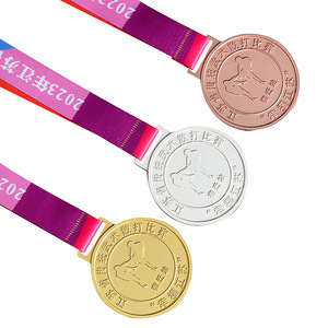 Médailles de marathon personnalisées Yilin en alliage de zinc or, argent, bronze, badge commémoratif pour événements sportifs avec design de logo - Product Image 2