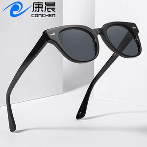 Lunettes de soleil classiques effet écaille de tortue pour femmes, protection UV400, verres polarisés, mode voyage, fabriquées à Wenzhou GS5053 - Product Image 3