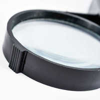 Loupe de poche pliable miniature noire 60 mm 6x pour femmes, hommes et personnes âgées