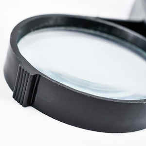 Loupe de poche pliable miniature noire 60 mm 6x <span class=keywords><strong>pour</strong></span> femmes, hommes et personnes âgées - Product Image 4