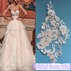 Borde de encaje/borde de encaje floral blanco para novia/patrón diferente con cuentas a mano y diseños bordados - Product Image 4