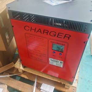 Chargeur haute fréquence pour batterie au plomb de chariot élévateur à palettes 380V 80V 80A avec connecteur RE-MA - Product Image 4
