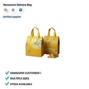 Sac de livraison isotherme jetable personnalisé en non-tissé avec logo, doublure en feuille d'aluminium, sac isotherme pour repas à emporter - Product Image 1