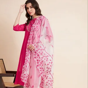 女式粉色刺绣库尔塔裤配杜帕塔套装批发价格来自印度手工散装产品