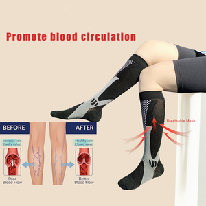 Chaussettes <span class=keywords><strong>de</strong></span> compression personnalisées pour la course à pied (hommes et femmes) 20-30 mmHg – <span class=keywords><strong>Bas</strong></span> <span class=keywords><strong>de</strong></span> compression sportifs pour marathon et varices, avec manchette <span class=keywords><strong>de</strong></span> maintien au niveau du <span class=keywords><strong>bas</strong></span> du corps - Product Image 4