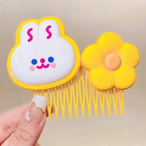 Bonito Peine para el Cabello con Diseño de Lazo Roto de Dibujos Animados, Dulce Accesorio para el Cabello de Niñas, Material PP para Halloween y Navidad - Product Image 5
