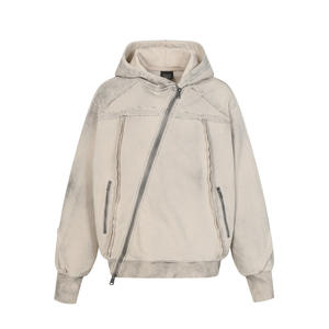 Sweat-shirt pour homme à motif cœur, coupe ample, en mélange de coton, avec bordure en fourrure et coutures irrégulières, design vieilli et délavé - Product Image 1