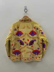 Chaqueta Corta Bordada a Mano con Terciopelo Suzani, Estilo Bohemio Étnico, Abrigo de Invierno para Mujer, Ropa Exterior de Boutique de la India - Product Image 4